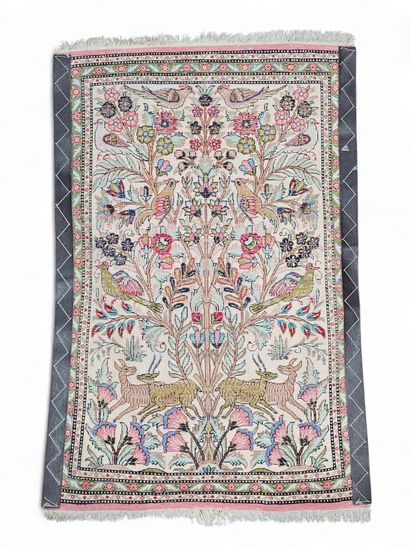 TAPIS GHOUM en soie (chaine, trame et velours...