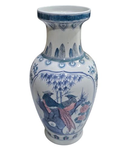 MODERN WORK
Vase with Asian decoration and...