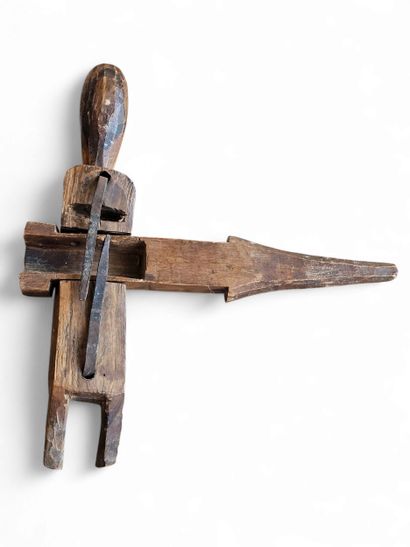 DOGON Mali 
Serrure anthropomorphe en bois...