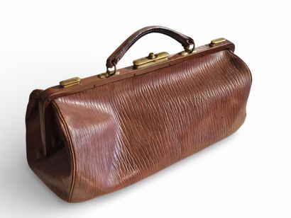 PORTSMOUTH 
Brown leather travel bag with...
