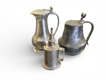 SET OF THREE pewter pieces including :
Two...