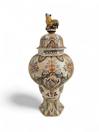 PORTUGUESE WORK 20th century
Two fine earthenware...