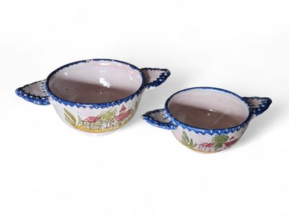 SET OF BIBELOTS including : 
Two ear bowls
Three...