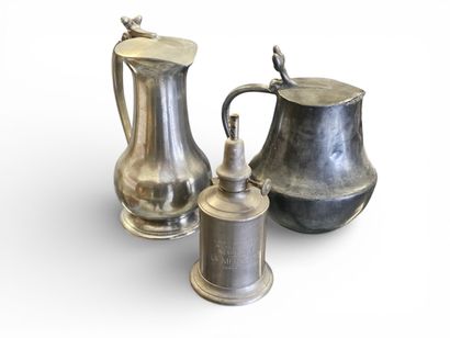 SET OF THREE pewter pieces including :
Two...