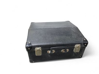 VALENTINO
Accordion
In carrying case