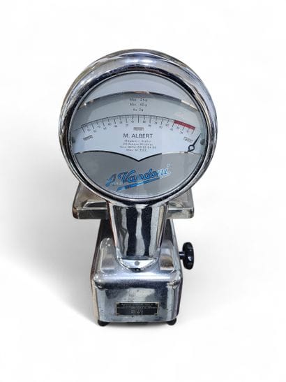 A VONDONI
1960s coffee scales