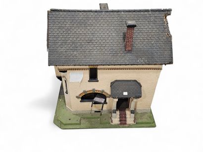 XXth century WORK
Plywood dollhouse, painted
Furniture...