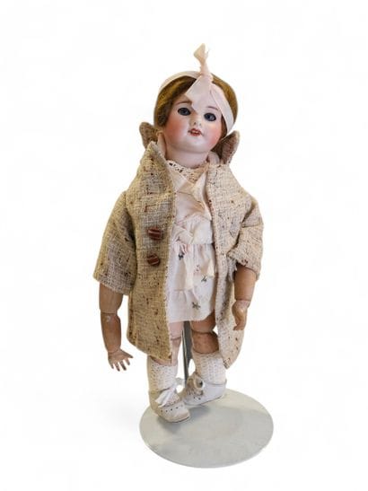 UNIFRANCE
Model 60
Doll, porcelain head,...