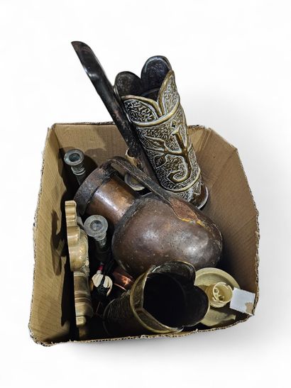 Set of brass, bronze, brass and metal in...