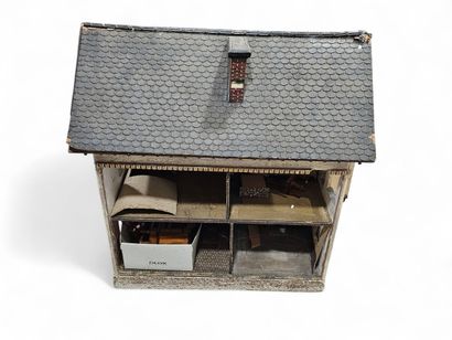 XXth century WORK
Plywood dollhouse, painted
Furniture...