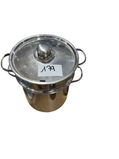 UNE COCOTTE MINUTE en inox 
On y joint
Une...