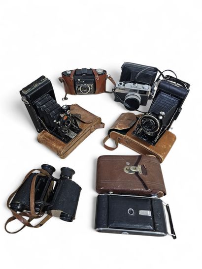 Camera set including :
Agfa
Fidor
Fexar
Canon...
