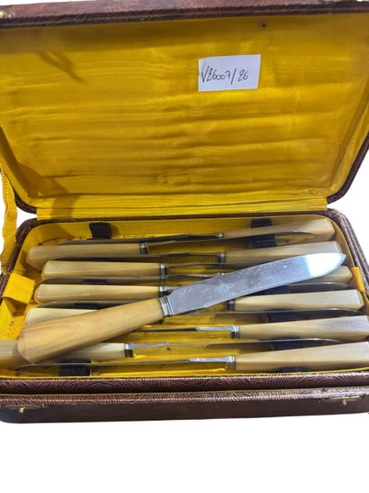 LOT of silver-plated metal including:
Gallia...
