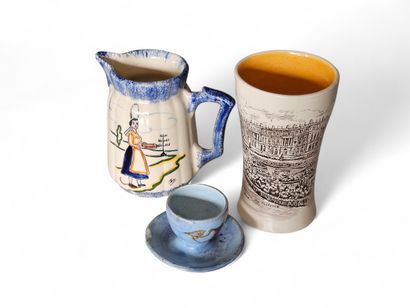SET OF BIBELOTS including : 
Two ear bowls
Three...