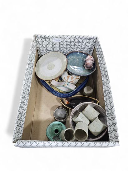 LARGE white and blue ceramic CACHE-POT with...