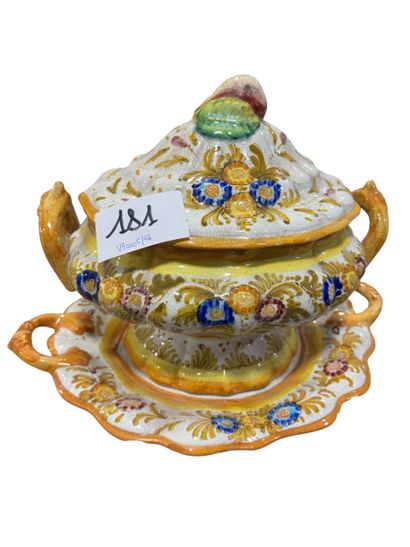 GRANDE SOUPIERE en faience craquelée et son...