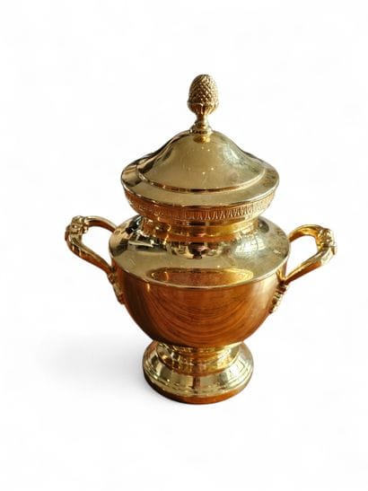 ORFEVRE Etoile P.E.M.A.J
Gilt metal tea and...