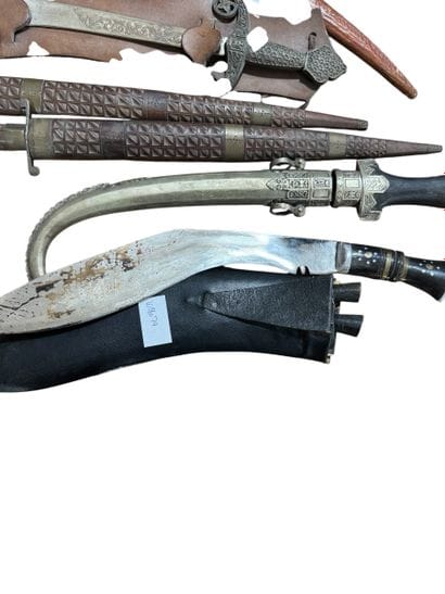 NORTH AFRICA WORK 
Set of daggers 
One set...