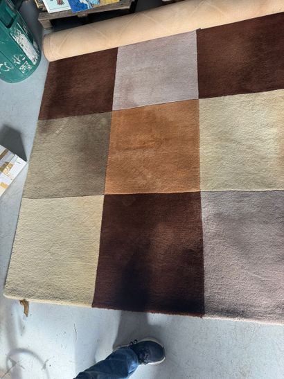 HANDADE CARPETS 
