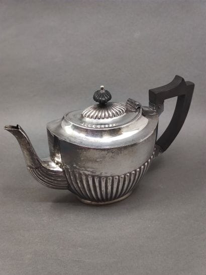 TW WARD made in England
Three-piece silver-plated...