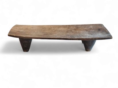 SENOUFOU N KONGO
Carved wooden coffee table...