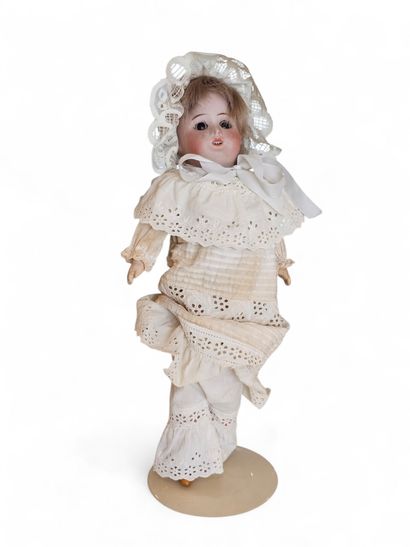 SFBJ 60 PARIS 6/0
Bisque head doll, sleeping...