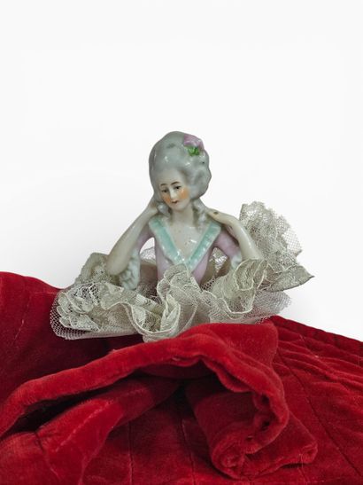 FRENCH WORK 20th century
Baby doll with porcelain...