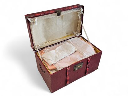 Rectangular dolls' box made of wood, cardboard...