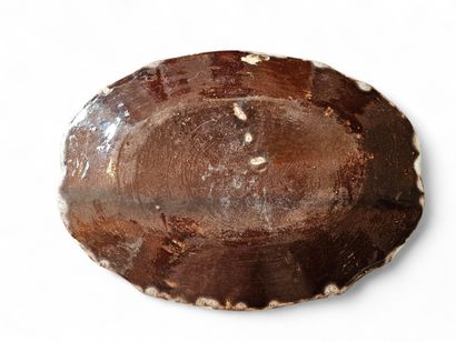 ROUEN 19th century 
Oblong dish with scalloped...