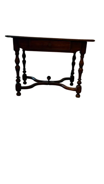 Rectangular molded wood TABLE Opening to...