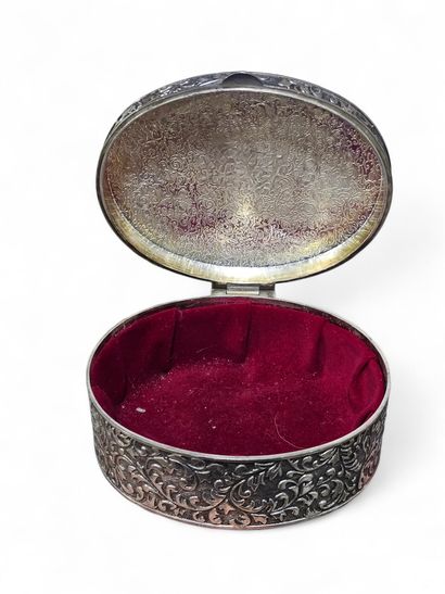 WORK XX th century 
Large oblong jewelry...