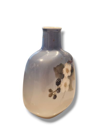 ROYAL COPENHAGEN 20th century 
Enameled porcelain...