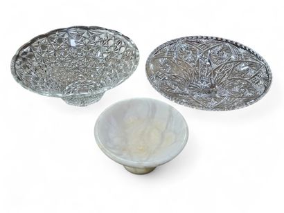 SET OF Bohemian glassware including :
Vases,...