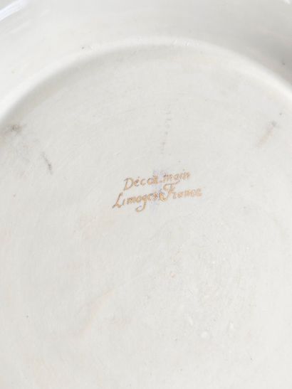 LIMOGES (20th century)
Porcelain SOUPIERE...
