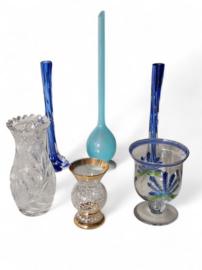 SET OF GLASSWARE including :
Pair of soliflor...