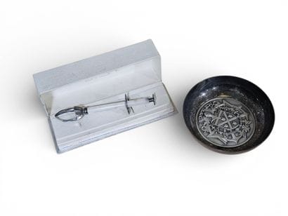 THE SUFFREN 
Silver-plated metal pocket tray...