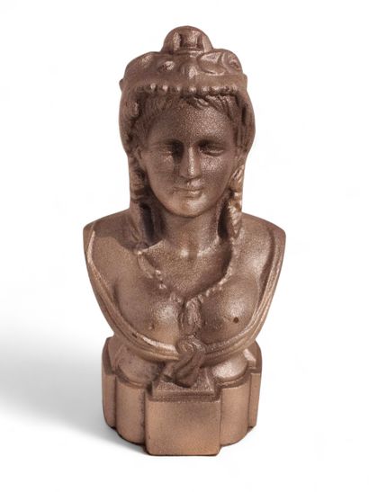 XXth century WORK
Cast-iron statue representing...