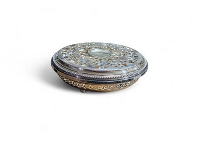 ST MEDARD
Round dish warmer in silver-plated...