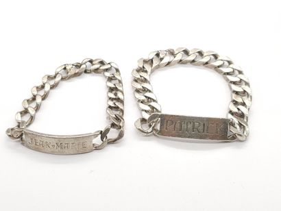 SET of two curb chains in 800° silver 
Inscribed...