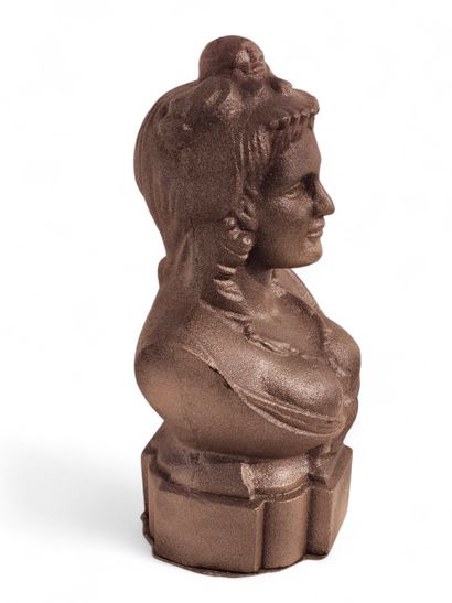 XXth century WORK
Cast-iron statue representing...
