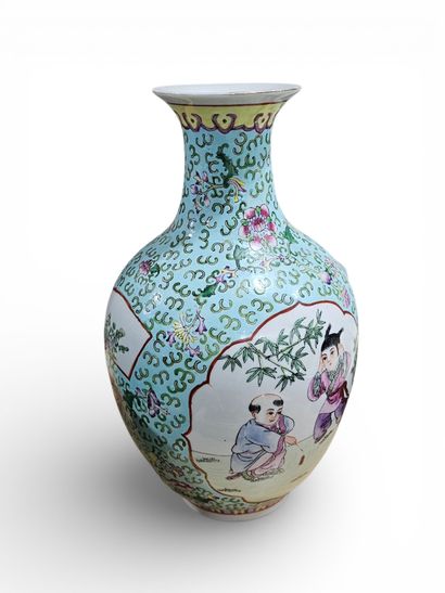 China 20th century
Enameled porcelain baluster...