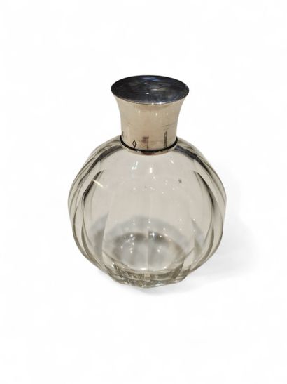LAGARDE FORTIN (1922 - 1928)
Crystal perfume...