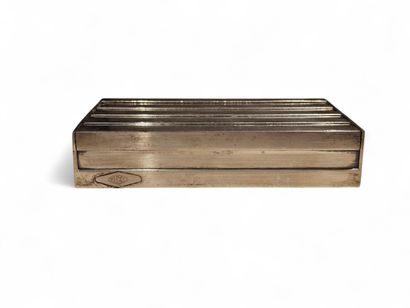 VACCO
Rectangular silver-plated metal cigarette...