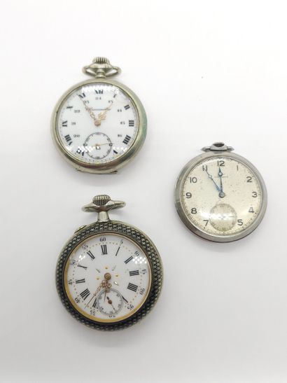 LONGINES
Metal gousset watch 
Two metal ...