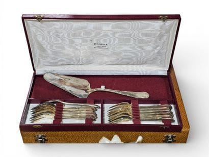 20th century French work 
Silver-plated cutlery...