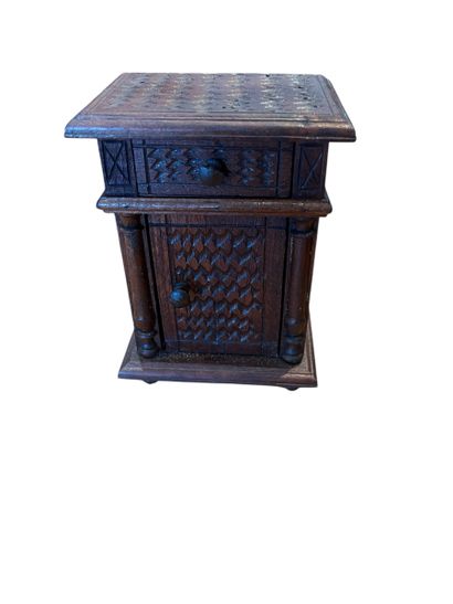 SET of ten pieces of dolls' furniture in...