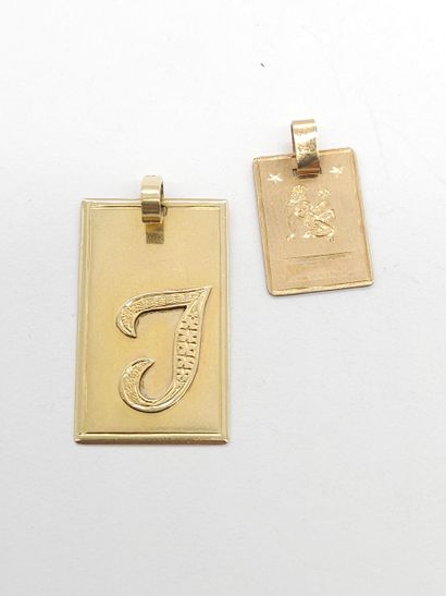 NECKLACE in 585° gold with two pendants
Weight...