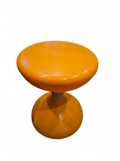 SGABELLO AMERICANO 
Pair of stools in orange...