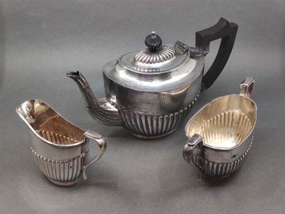 TW WARD made in England
Three-piece silver-plated...
