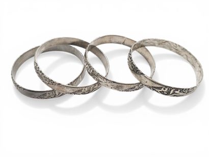 FOUR 925° sterling silver bracelets
weight...
